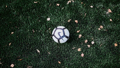 ليفربولوتوتنهاماليوممواجهةناريةفيالدوريالإنجليزيالممتاز